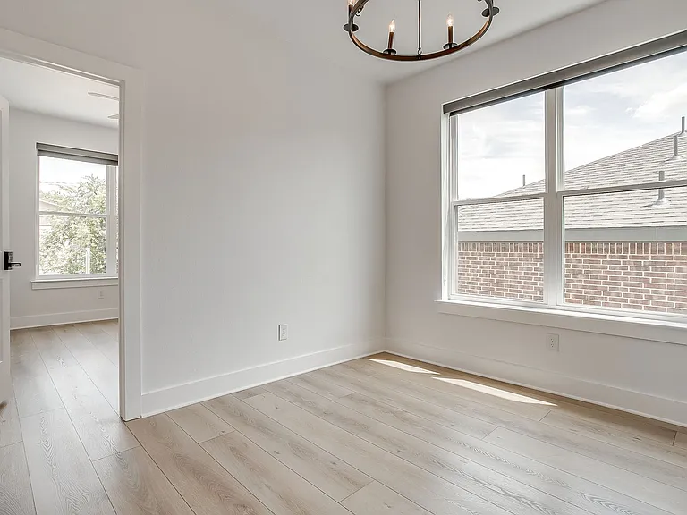 2811 Forest Park Blvd — Photo 26