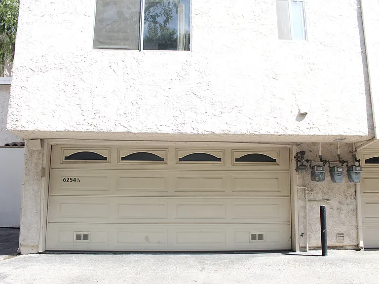 6254 Shoup Ave #1/2 — Photo 21