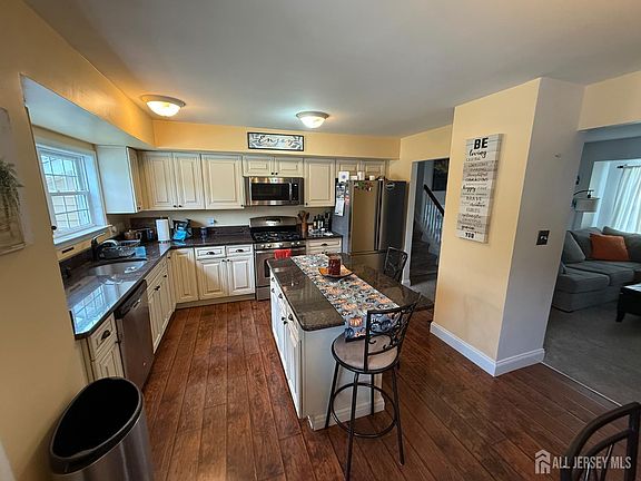 2nd image of 7 Verona Ave