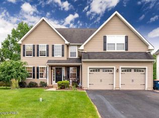 1066 Spring Meadow Dr, Quakertown, PA 18951