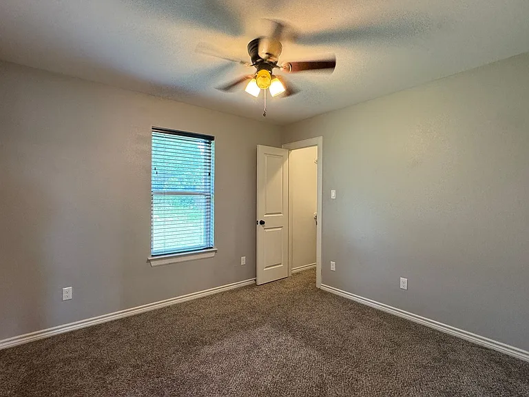 205 Meadow Ln — Photo 26