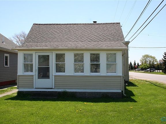 2nd image of 327 Gardner Ave