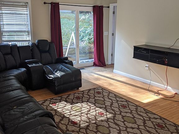 2nd image of 660 Route 13 S Unit B