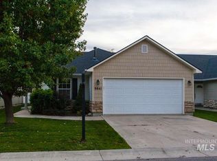 9841 Sleepy Hollow Ln, Garden City, ID 83714