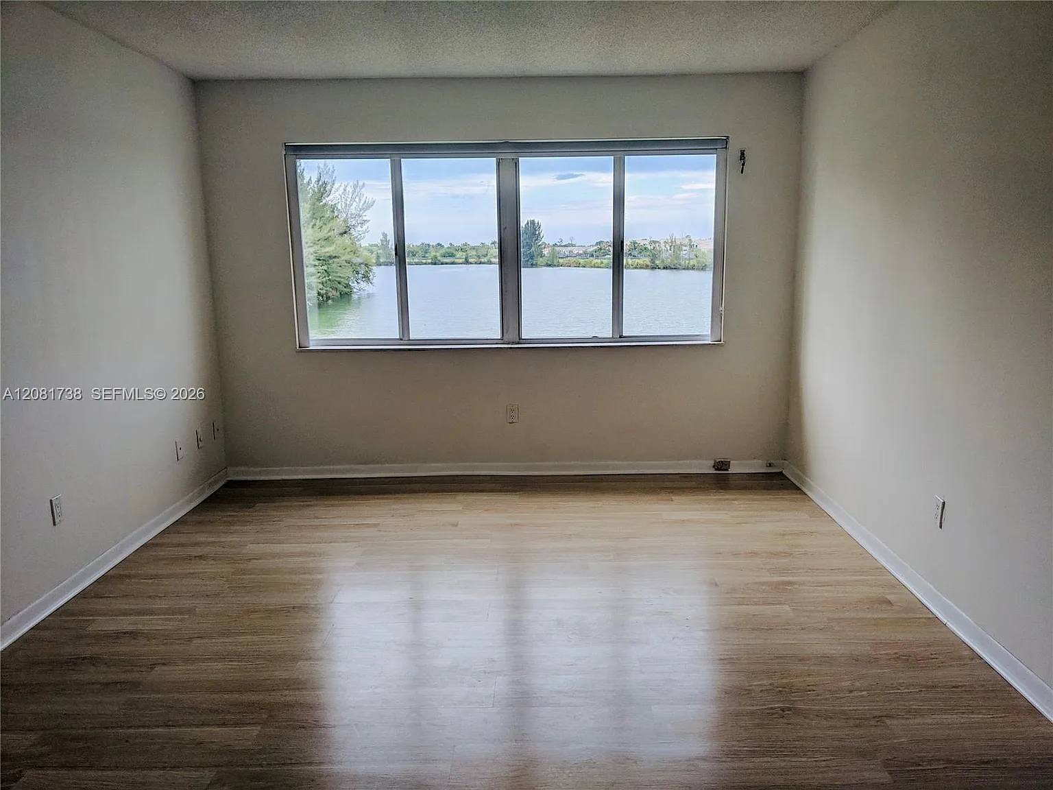14820 Naranja Lakes Blvd — Photo 4