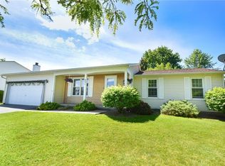 231 Squire Dale Ln, Rochester, NY 14612