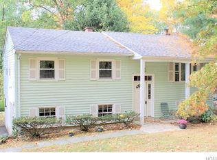 305 Chestnut Ave, New Windsor, NY 12553