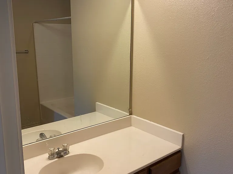 819 Walnut St — Photo 6