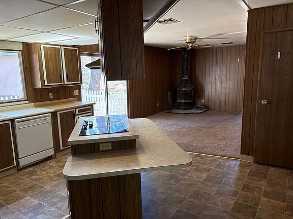 3rd image of 6218 Leicester Dr
