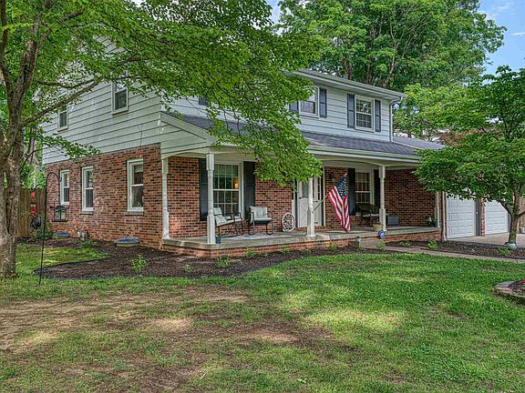 3rd image of 1100 Glenmoor Ct