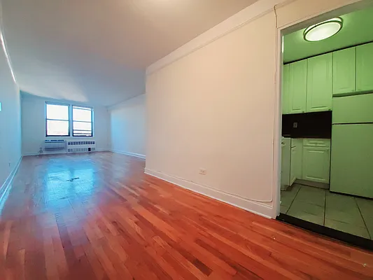 Rented by New York Dwellings LLC | media 1