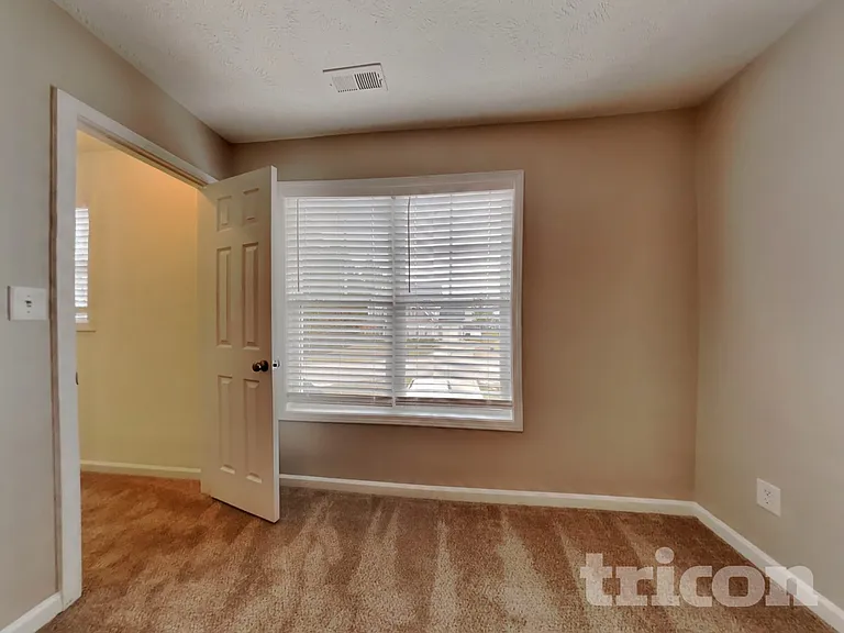 496 Crutchfield Dr — Photo 14