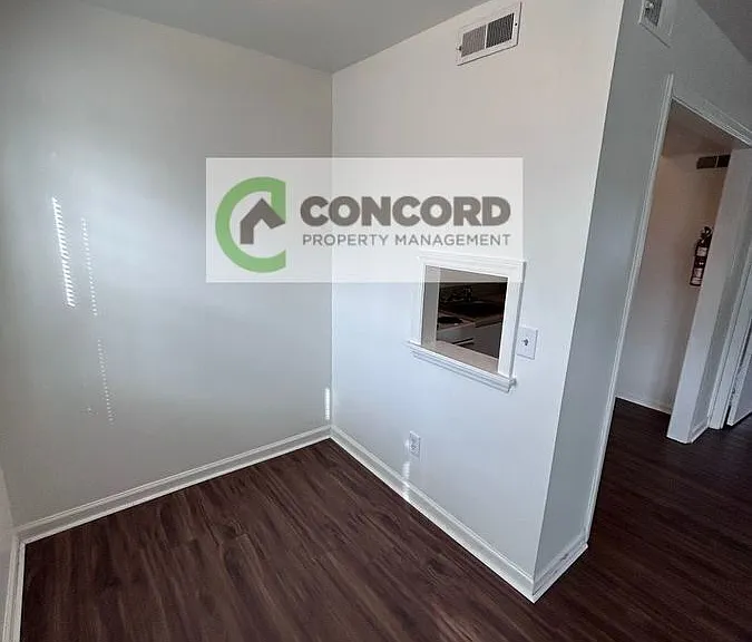 612 Fairmont St #A — Photo 5