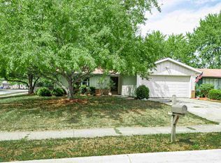 612 Harbor Walk Dr, Fort Wayne, IN 46819