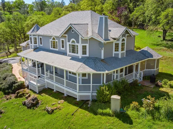 13825 Quarterhorse Dr, Grass Valley, CA 95949