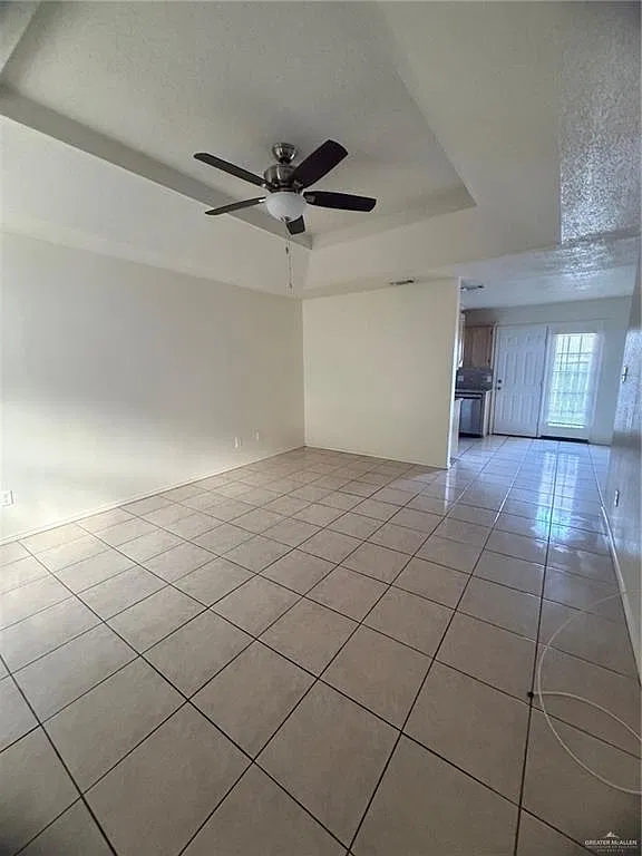 2 bed, 2.0 bath, 1050 sqft, $800 — Photo 2