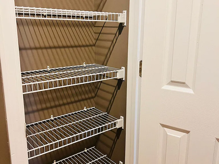 105 Charing Pl — Photo 5