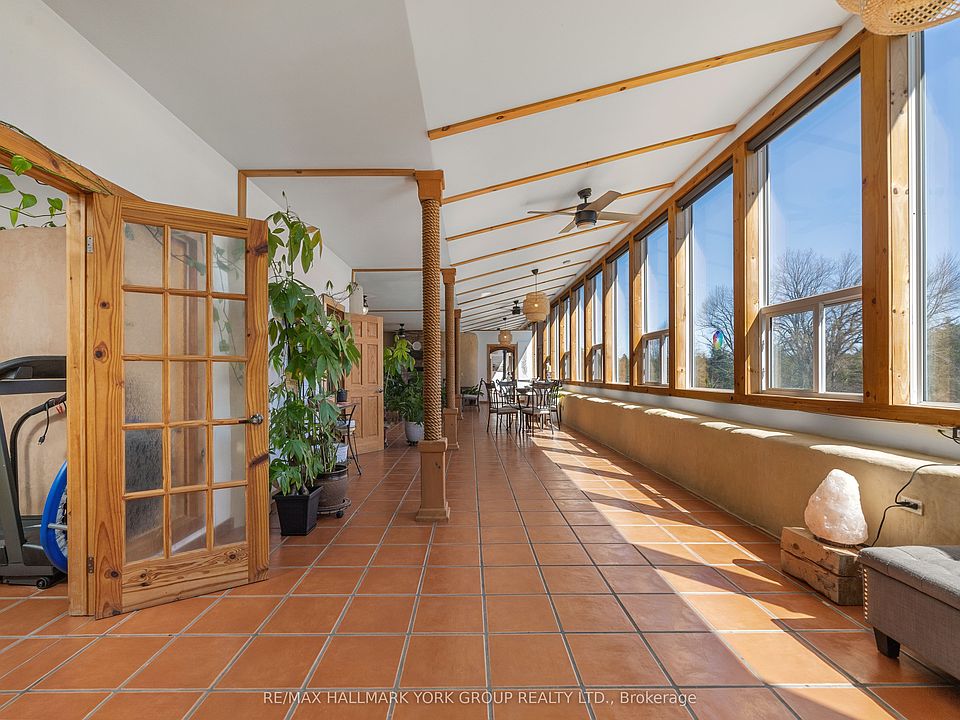 1st image of 1375 Queensborough Rd