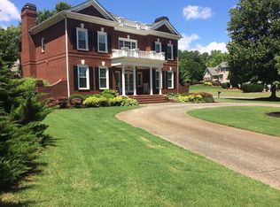 550 Clubfield Dr, Roswell, GA 30075