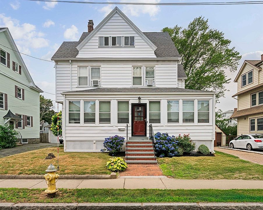 1st image of 118 E Elm Ave