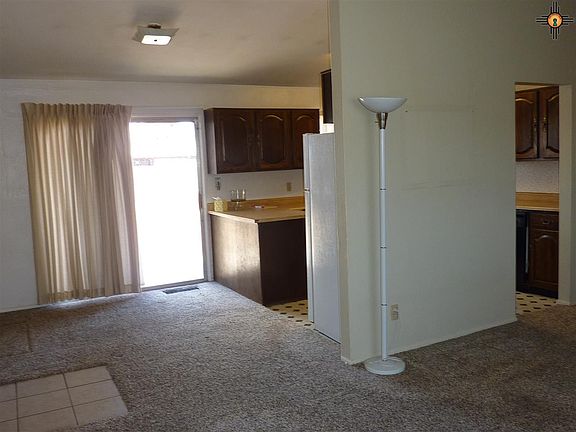 3rd image of 824 Jefferson Ave