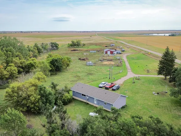4351 85th St SE, Wishek, ND 58495