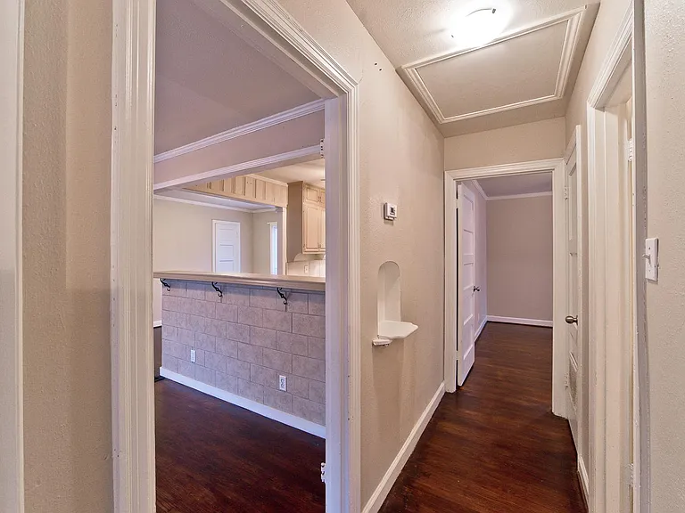 4434 Somerville Ave — Photo 11