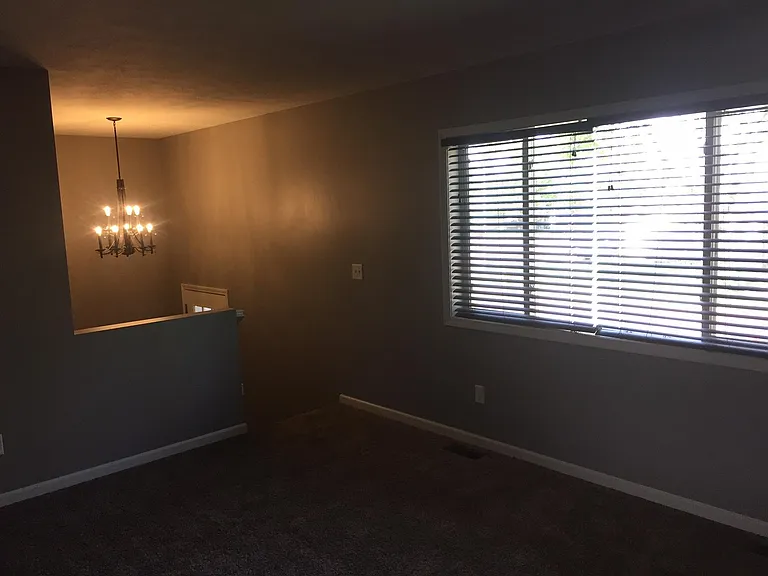 1004 N Hudson Ave — Photo 13