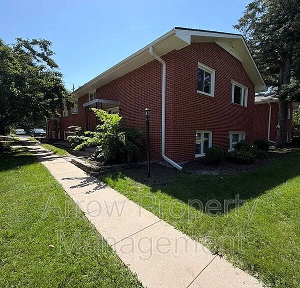 1446 S 20th St — Photo 10