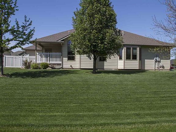 3rd image of 1112 Forest Ct
