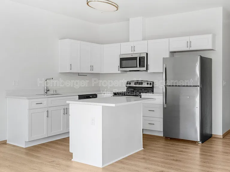 4th Ave Apartments — Photo 32