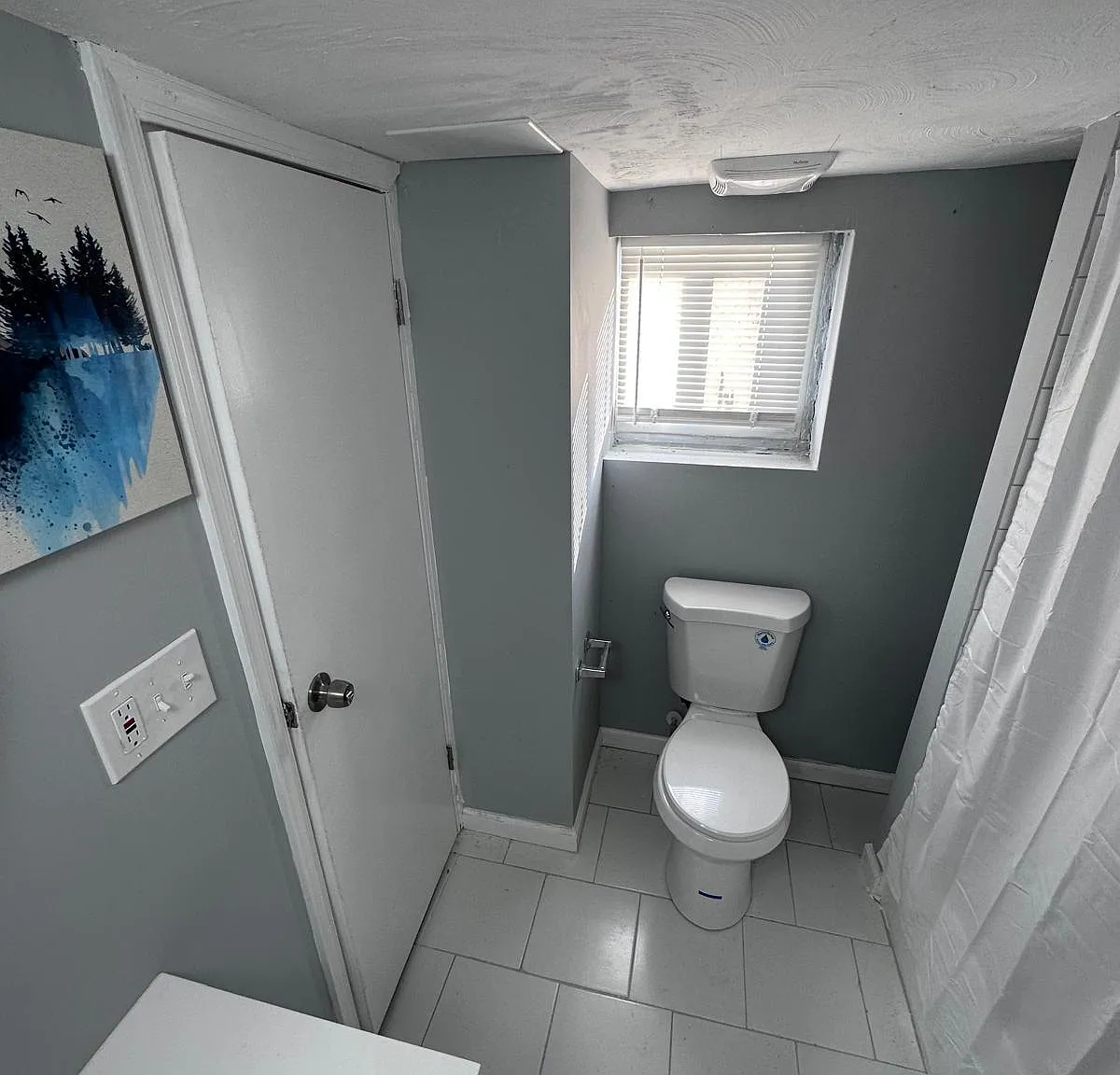 4 bed, 3.0 bath, 1320 sqft, $841 — Photo 4