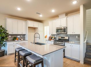 6438 E Meritage Dr, Fresno, CA 93727