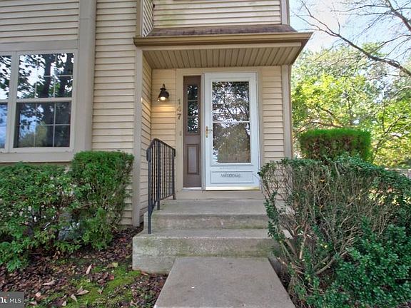 2nd image of 147 Evan Ct #147