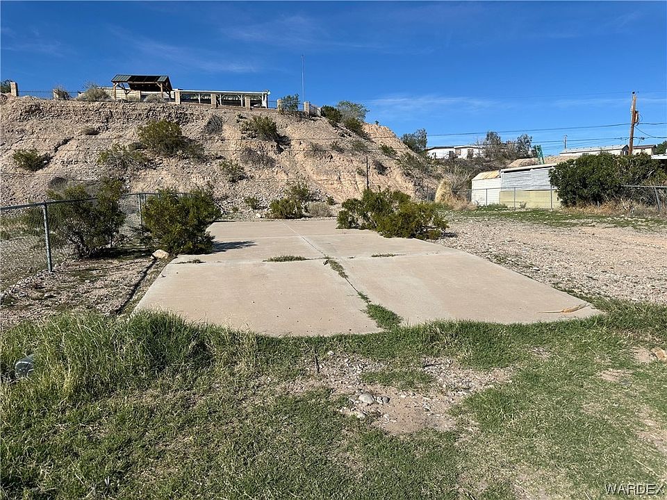 2nd image of 939 Swan Drive Drive