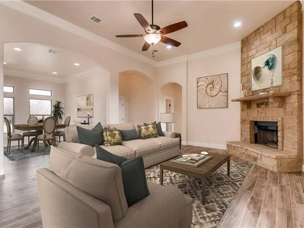 300 Engelke Rd, Kyle, TX 78640