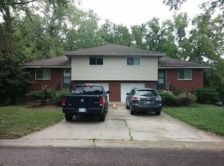 9300 W 77th Ter, Overland Park, KS 66204