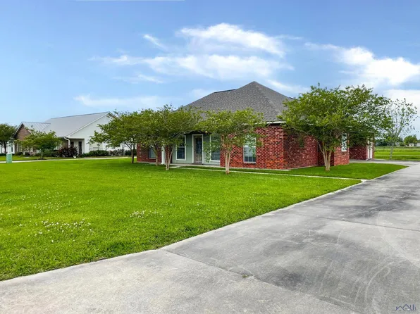 152 Superior Dr, Raceland, LA 70394