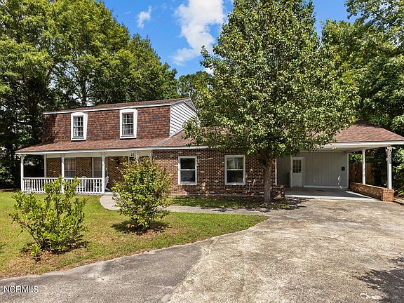 2nd image of 2305 S Lakeview Drive