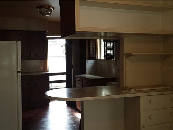 4th image of 423 Fairview Dr