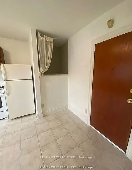 35 Lansdowne Ave #2 — Photo 1