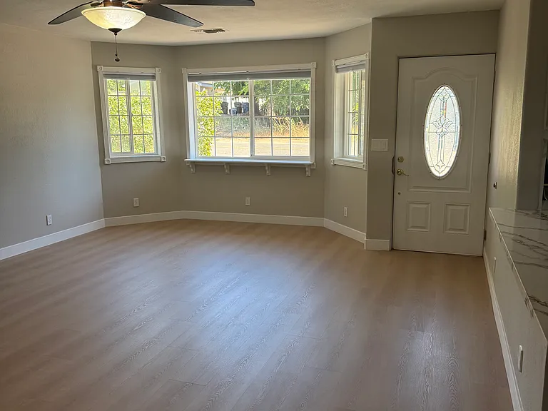 8859 Steven Ave — Photo 3