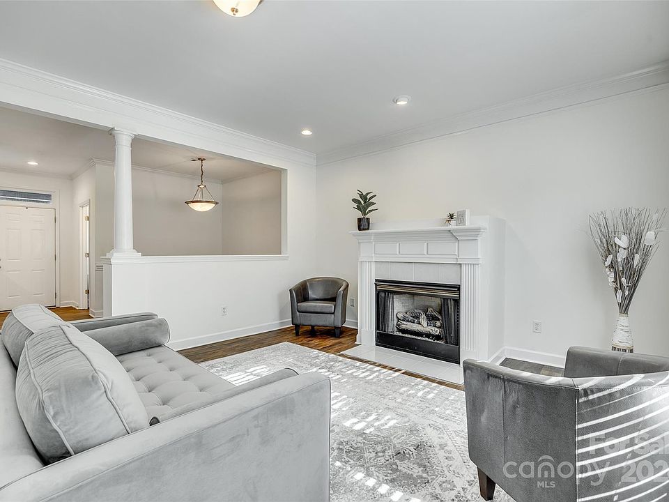 1st image of 712 Tavern Ct