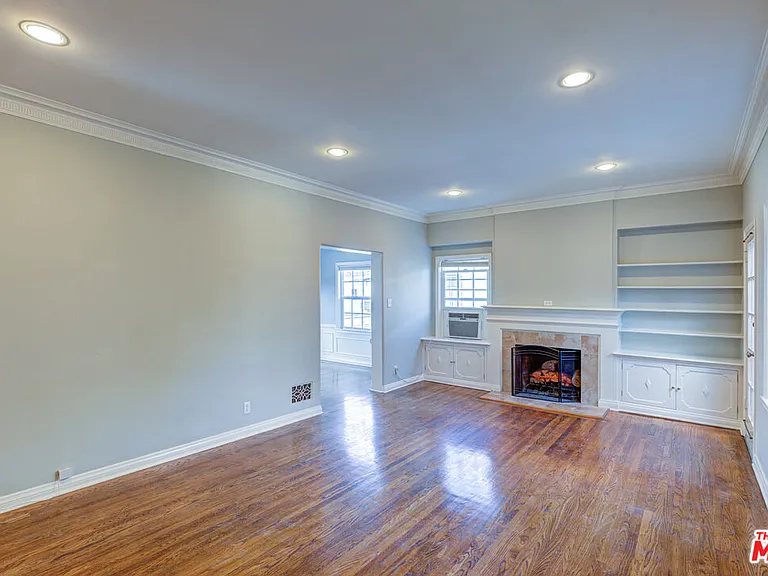 127 N Harper Ave — Photo 3