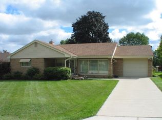 2966 S 90th St, West Allis, WI 53227