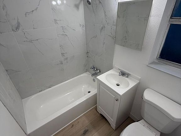 4th image of 129 SW 5th Ct #1-3
