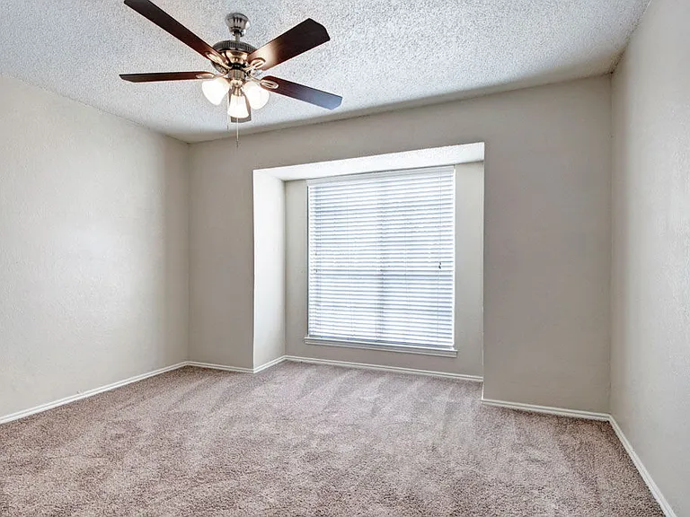 Quail Crossing Apartments — Photo 14