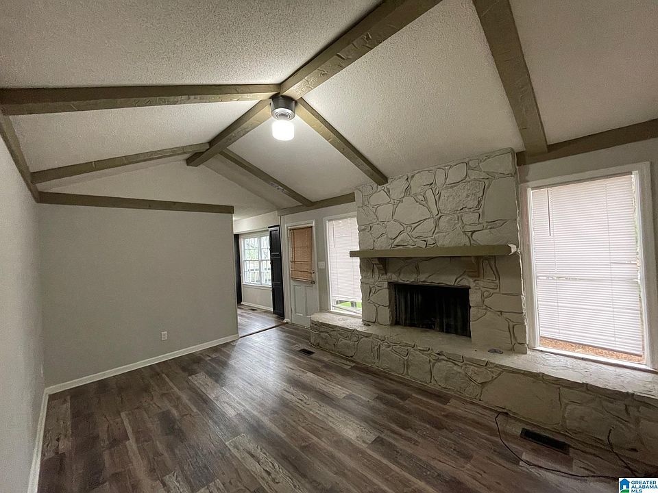 1st image of 901 Winchester Cir