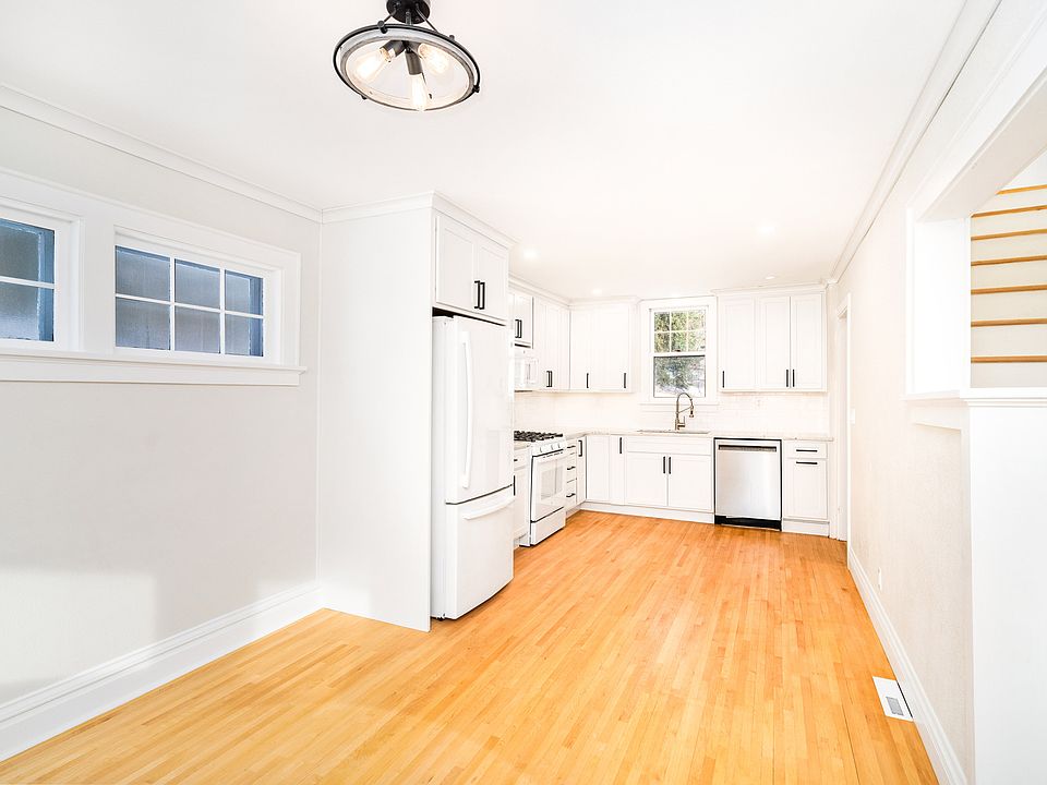 1st image of 107 Greenwood Ln