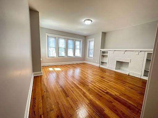 1st image of 4958 W Drummond Pl #1W